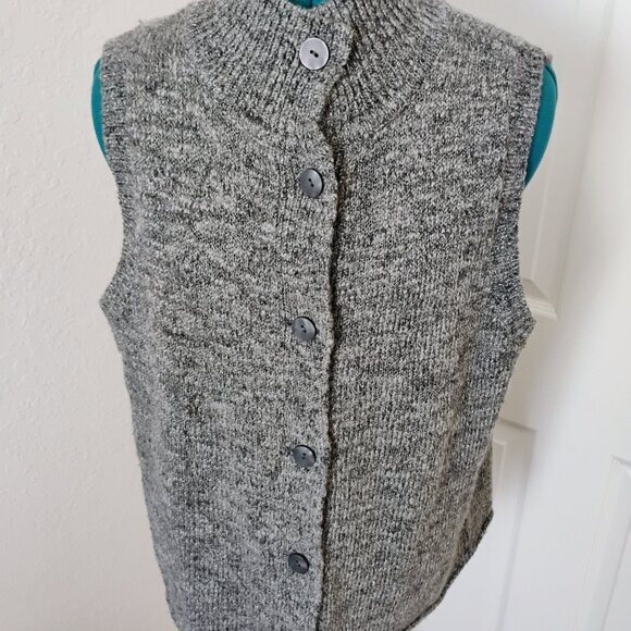 J-Jill Gray Sweater Vest Sleeveless Button Up Size Small Petite - Picture 5 of 5